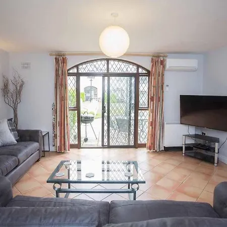 Prázdninový dům Coach House, Forest Park, Courtown, County Wexford - Sleeps 6 Courtown