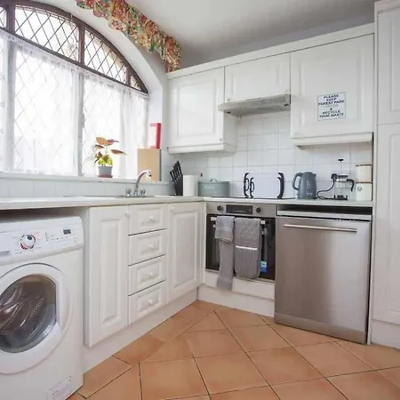 Coach House, Forest Park, Courtown, County Wexford - Sleeps 6 Courtown